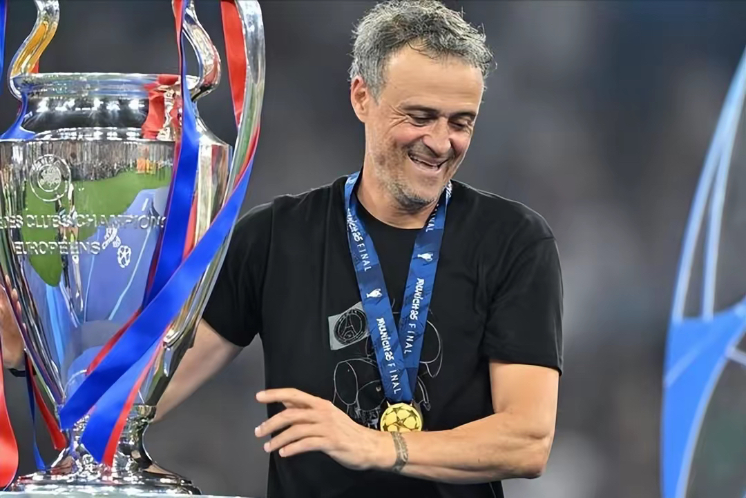 荷甲国际比赛日走向成谜,马德里竞技篮板制胜,态度坚定,更衣室氛围转暖(c罗马德里式浪漫) 荷甲国际比赛日走向成谜,马德里竞技篮板制胜,态度坚定,更衣室氛围转暖(c罗马德里式浪漫)